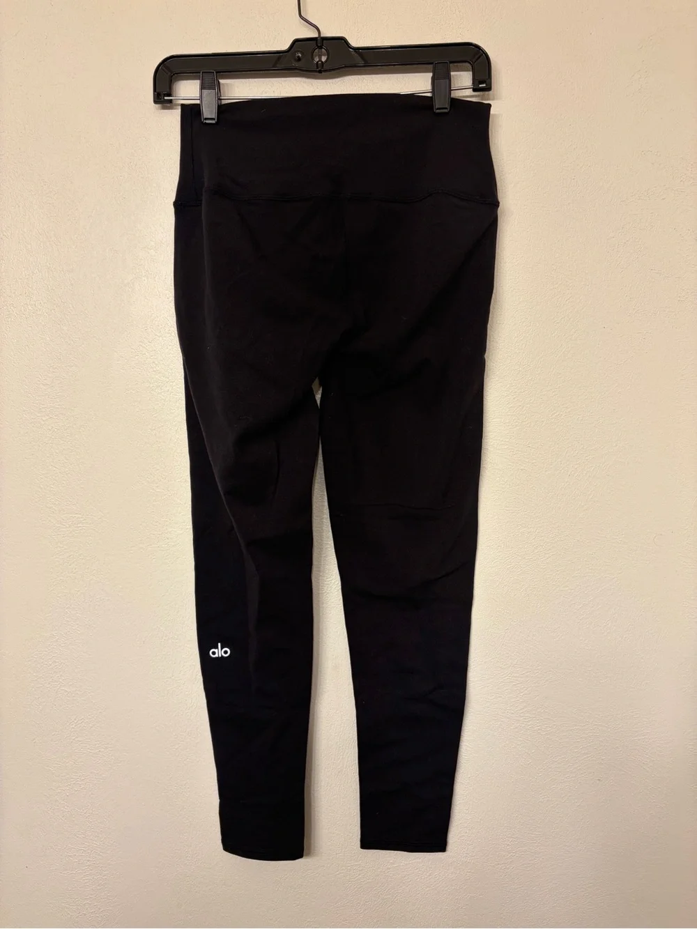 Alo Yoga Women’s Black Leggings Size Medium